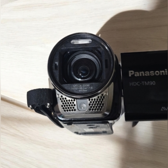SoldPanasonic HDC-TM90 (16 GB) HD Camcorder With Original Charger Batt Excellent - Picture 9 of 16
